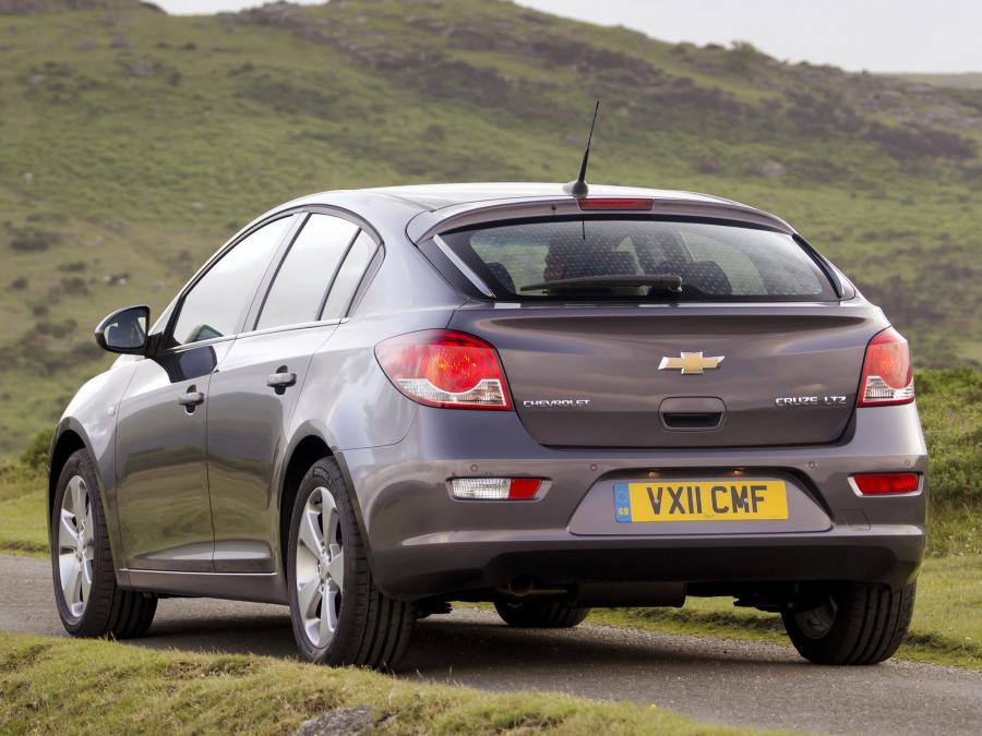  Chevrolet Cruze Hatchback 2011 года  (UK) (фото 29 из 43)